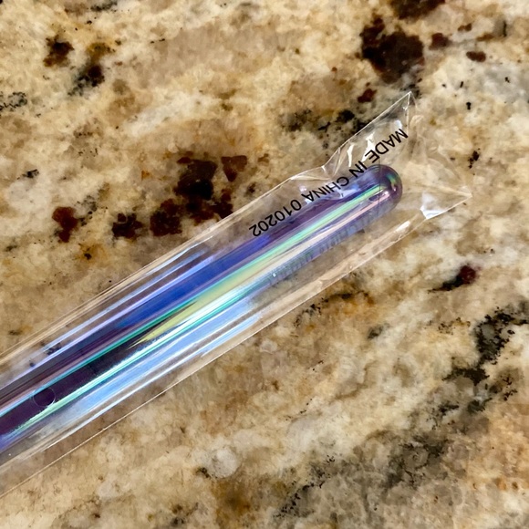 WINGME COSMETICS ALL OVER BLENDING EYESHADOW BRUSH HOLOGRAPHIC - Picture 6 of 7